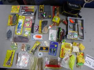 lot 676 image: Lot of Fishing Tackle  - Aqua Vue Tackle Bag