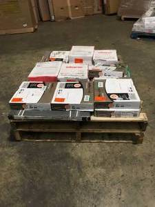 Pallet with mixed Vinyl Flooring see pictures