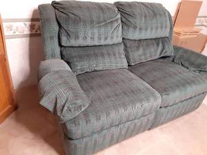 lot 2 image: Dual Recliner Loveseat Good Shape...