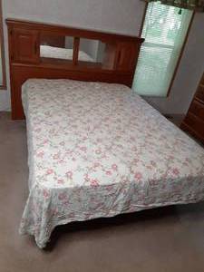 lot 10 image: Full Bed With Headboard and Bed Fra...
