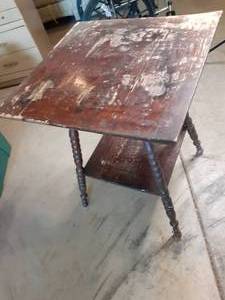 lot 41 image: Vintage Table 24 X 24 X 30...