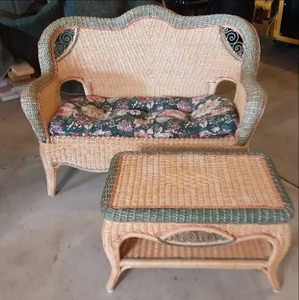 lot 47 image: Wicker Bench With Cushion (52 X 24...