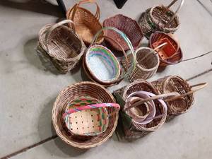 lot 55 image: Large Lot of Baskets See Photos...