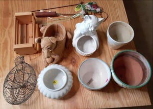 lot 62 image: Lot of Planters & Home Dcor...