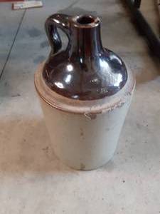 lot 82 image: Red Wing Jug...