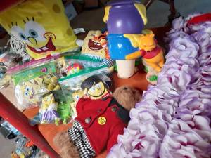 lot 125 image: Spongebob Lot With Winnie The Pooh ...