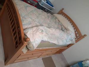 lot 04 image: Full Size Complete Bed with Storage See Photos