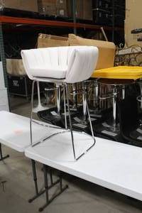Metal Bar Chair White 23Wx21Dx35H