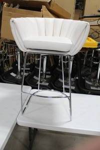 Metal Bar Chair White 23Wx21Dx35H