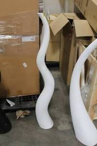 Tusk Vase White 51-12Hx7D