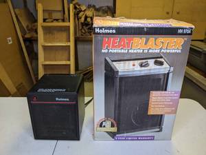 lot 42 image: (2) Holmes Portable Heaters
