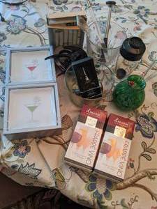 lot 127 image: Entertainers Tool Kit Drink Stirrers, Cocktail Slushie Mix, Bottle Stoppers, etc.