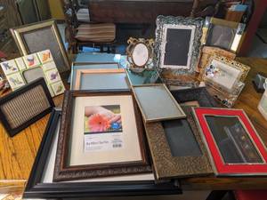 lot 110 image: Bundle of Picture Frames (11x14 and  Smaller)