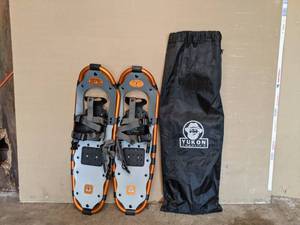 lot 62 image: Yukon Charlies Trail Snowshoes - Sport Series 825