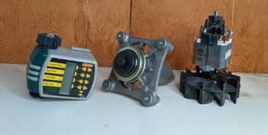 lot 91 image: Vigoro Water Timer & Sprinkler Parts