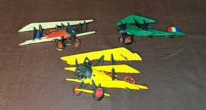 lot 246 image: (3) Cast Aluminum Airplane Wall Hangings