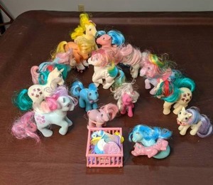 lot 253 image: Lot of My Little Ponys