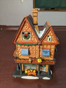 lot 212 image: Dept. 56 Dickens Village Wellbourn Bros. Lanterns Lighted Building