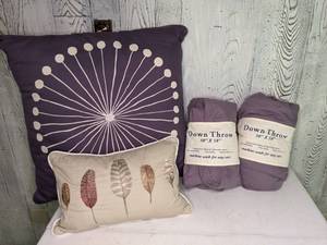 lot 409 image: Throw Pillows & (2) NEW Down Throws