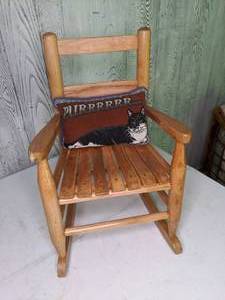 lot 405 image: Child Size Wood Rocking Chair with Cat Pillow