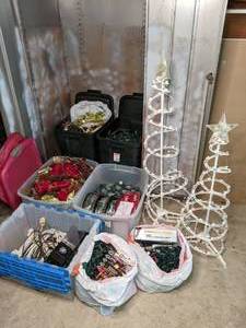 lot 311 image: Lot of Christmas Lights and Decorations