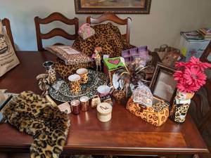 lot 154 image: Leopards and Cheetahs and Jaguars, Oh My