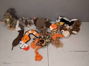 lot 375 image: (7) Dog Toys