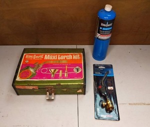 lot 361 image: Bernz-O-Matic Propane Maxi Torch Kit, Propane, Self-Lighting Torch