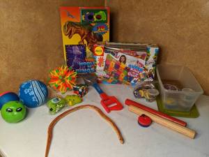 lot 437 image: Lot of Creative Kid Toys Dinosaur Book, Rubiks Cube, Craft Kit, etc.