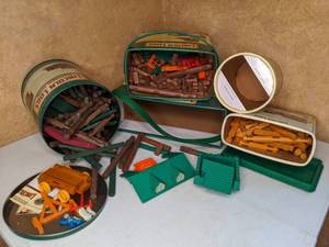 lot 439 image: (5) Lincoln Log Containers Plus Contents