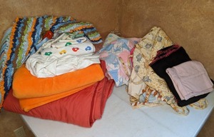 lot 442 image: Kids Linens and Blankets
