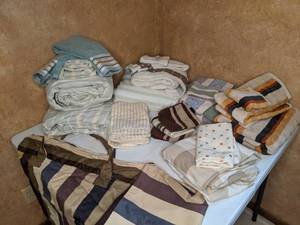 lot 448 image: Lot of Striped Linens, Towels, etc.