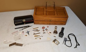 lot 458 image: Vintage Mens Travel Kit, Valet & Accessories