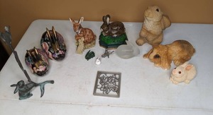 lot 459 image: Assorted Rabbit Figurines