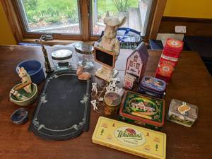 lot 171 image: Cute Kitchen Items Chalkboard, Tins, canisters, etc .