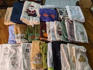 lot 180 image: Lot of Festive Holiday Hand Towels