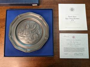 lot 160 image: Franklin Mint Patrick Henry Urges Armed Resistance American Revolution Bicentennial Collectible Plate
