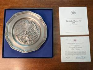 lot 162 image: Franklin Mint The Battle of Bunker Hill American Revolution Bicentennial Collectible Plate