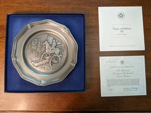 lot 164 image: Franklin Mint Victory at Yorktown American Revolution Bicentennial Collectible Plate