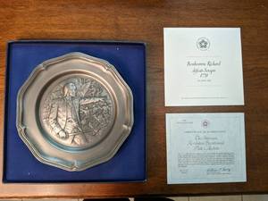 lot 165 image: Franklin Mint Bonhomme Richard Defeats Serapis American Revolution Bicentennial Collectible Plate