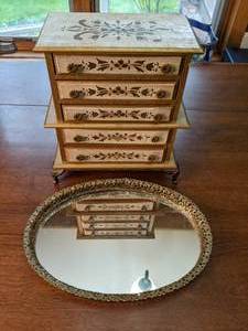 lot 169 image: Musical Wood Jewelry Box and Mirrored Vanity Tray