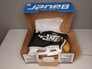 lot 397 image: Bauer Black Panther Hockey Skates Mens Size 9