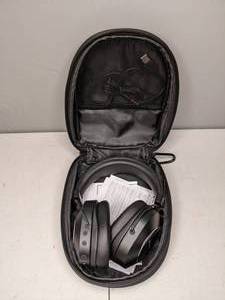 lot 315 image: Pioneer Headphones with Carrying Case
