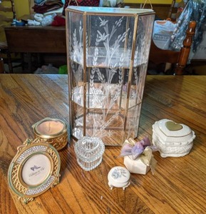 lot 197 image: Etched Glass Mirrored Trinket Shelf, Curio Boxes, Frame, etc.