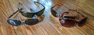 lot 198 image: (4) Pairs of Womens Sunglasses