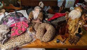 lot 199 image: Leopard Print Accessories and Santa Decor