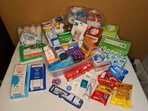 lot 463 image: Lot of First Aid and Personal Care Items