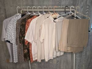 lot 483 image: Mens Short Sleeve Button Ups and Pants