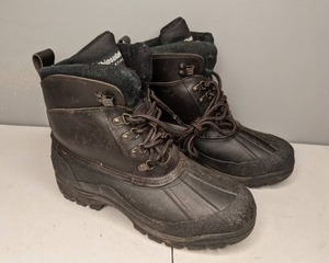 lot 322 image: Thinsulate Explorers Winter Boots Mens 9