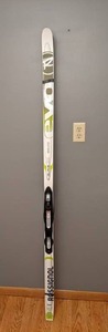 lot 323 image: Rossignol Evo Glade Waxless Cross Country Skis - NEW